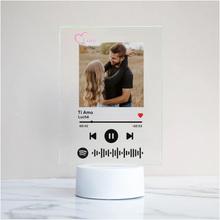 Carica l'immagine nel visualizzatore di Gallery, Targa "Love" con base bianca a led e codice spotify con foto personalizzabile 15cm x 20 cm