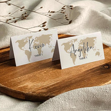 Carica l'immagine nel visualizzatore di Gallery, Segnaposto "Il nostro mondo" per tavoli con nome personalizzabile