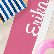 Carica l'immagine nel visualizzatore di Gallery, Telo mare con nome personalizzabile