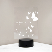 Carica l'immagine nel visualizzatore di Gallery, Targa con base a led "Butterflies" personalizzabile