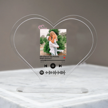 Carica l'immagine nel visualizzatore di Gallery, Targa "Love" con base e codice spotify con foto personalizzabile 15cm x 18cm