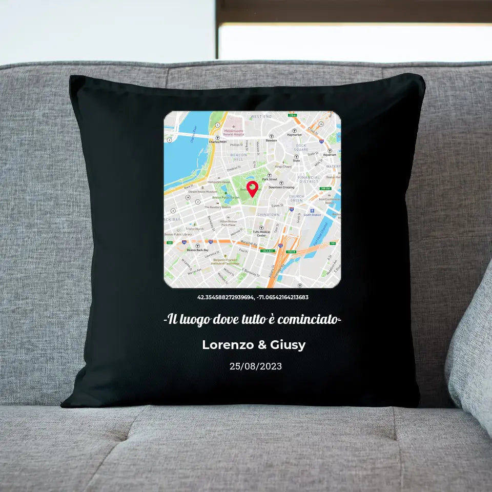 Cuscino nero con mappa personalizzabile