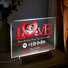 Carica l'immagine nel visualizzatore di Gallery, Targa "Love" con base a led in legno e codice spotify con foto personalizzabile 20cm x 15cm