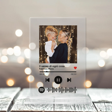 Carica l'immagine nel visualizzatore di Gallery, Targa con base e codice spotify con foto personalizzabile 15cm x 20cm
