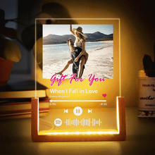 Carica l'immagine nel visualizzatore di Gallery, Targa "Gift for you" con base in legno a led e codice spotify con foto e brano personalizzabile 15cm x 20cm