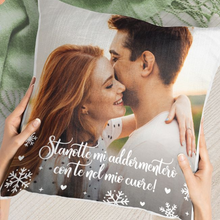 Carica l'immagine nel visualizzatore di Gallery, Cuscino Natalizio con foto e dedica personalizzabile