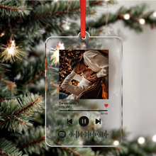 Carica l'immagine nel visualizzatore di Gallery, Decoro con codice Spotify e foto personalizzabile 8,5cm x 5,5cm