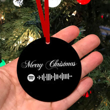 Carica l'immagine nel visualizzatore di Gallery, Decoro Merry Christmas nero tondo con codice Spotify e foto personalizzabile