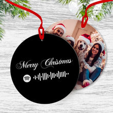 Carica l'immagine nel visualizzatore di Gallery, Decoro Merry Christmas nero tondo con codice Spotify e foto personalizzabile