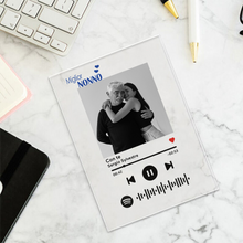 Carica l'immagine nel visualizzatore di Gallery, Targa "Nonno" con codice spotify e foto personalizzabile 15cm x 20cm