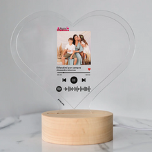 Carica l'immagine nel visualizzatore di Gallery, Targa "Mamma" a forma di cuore con base tonda effetto legno led e codice spotify con foto personalizzabile 15cm x 18 cm