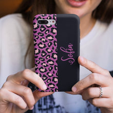 Carica l'immagine nel visualizzatore di Gallery, Cover protection "Purple Leopard" con nome personalizzabile
