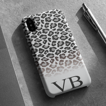 Carica l'immagine nel visualizzatore di Gallery, Cover Protection "Maculato" con iniziali personalizzabile