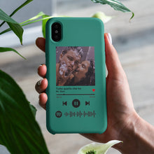 Carica l'immagine nel visualizzatore di Gallery, Cover verde militare con codice spotify e foto personalizzabile