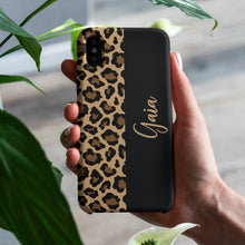 Carica l'immagine nel visualizzatore di Gallery, Cover protection "Leopard" con nome personalizzabile