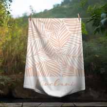 Carica l'immagine nel visualizzatore di Gallery, Telo mare con nome personalizzabile