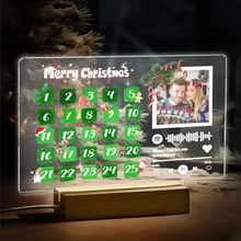 Carica l'immagine nel visualizzatore di Gallery, Targa "Calendario Natalizio" con base a led in legno e codice spotify con foto personalizzabile 20cm x 15cm