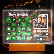 Carica l'immagine nel visualizzatore di Gallery, Targa "Calendario Natalizio" con base a led in legno e codice spotify con foto personalizzabile 20cm x 15cm