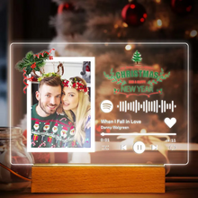 Carica l'immagine nel visualizzatore di Gallery, Targa "Christmas" con base a led in legno e codice spotify con foto personalizzabile 20cm x 15cm