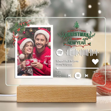 Carica l'immagine nel visualizzatore di Gallery, Targa "Christmas" con base a led in legno e codice spotify con foto personalizzabile 20cm x 15cm