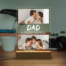 Carica l'immagine nel visualizzatore di Gallery, Targa con base in legno a led "Papà" personalizzabile
