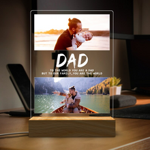 Carica l'immagine nel visualizzatore di Gallery, Targa con base in legno a led "Papà" personalizzabile