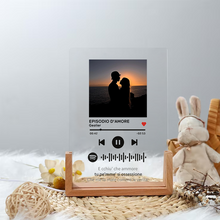 Carica l'immagine nel visualizzatore di Gallery, Targa con base in legno a led e codice spotify con foto e brano personalizzabile 15cm x 20cm