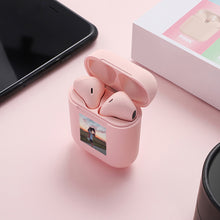 Carica l'immagine nel visualizzatore di Gallery, Cuffie bluetooth rosa pastello con foto personalizzabile