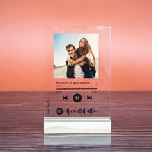 Carica l'immagine nel visualizzatore di Gallery, Targa con base in legno e codice spotify con foto personalizzabile 10cm x 15cm