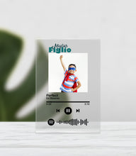 Carica l'immagine nel visualizzatore di Gallery, Targa "FIGLIO'" con codice spotify e foto personalizzabile 10cm x 15cm