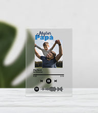 Carica l'immagine nel visualizzatore di Gallery, Targa "PAPA'" con codice spotify e foto personalizzabile 10cm x 15cm