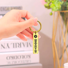 Carica l'immagine nel visualizzatore di Gallery, Portachiavi gold con codice Spotify personalizzabile