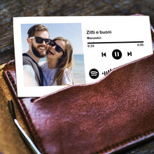 Carica l'immagine nel visualizzatore di Gallery, Card bianca da portafogli con codice spotify e foto personalizzabile 8,5x5,5