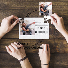 Carica l'immagine nel visualizzatore di Gallery, Puzzle bianco orizzontale con codice spotify e foto personalizzabile 30cm x 20cm