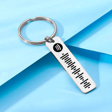 Carica l'immagine nel visualizzatore di Gallery, Portachiavi Silver con codice Spotify personalizzabile