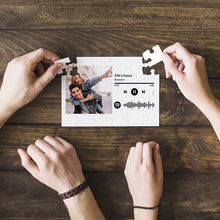Carica l'immagine nel visualizzatore di Gallery, Puzzle bianco orizzontale con codice spotify e foto personalizzabile 30cm x 20cm