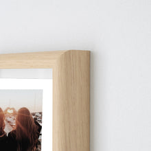 Carica l'immagine nel visualizzatore di Gallery, Quadro effetto rovere con codice spotify e foto personalizzabile 15x20cm