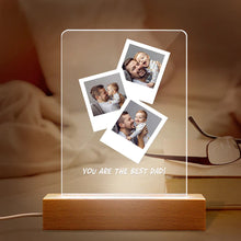 Carica l'immagine nel visualizzatore di Gallery, Targa con base in legno a led con dedica e foto polaroid personalizzabili 15cm x 20cm