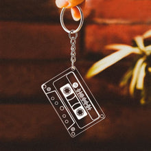 Carica l'immagine nel visualizzatore di Gallery, Portachiavi cassetta con codice spotify personalizzabile