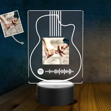 Carica l'immagine nel visualizzatore di Gallery, Targa a tema chitarra con base a led e codice spotify con foto personalizzabile 15cm x 20cm