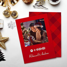 Carica l'immagine nel visualizzatore di Gallery, Cartolina Natalizia con foto e codice Spotify personalizzabile