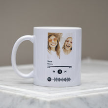 Carica l'immagine nel visualizzatore di Gallery, Tazza con codice spotify e foto personalizzabile