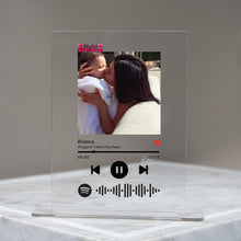 Carica l'immagine nel visualizzatore di Gallery, Targa "Mamma" con base e codice spotify con foto personalizzabile 15cm x 20cm