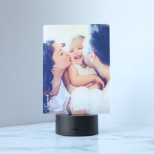 Carica l'immagine nel visualizzatore di Gallery, Targa con base a led 15cm x 20cm personalizzabile