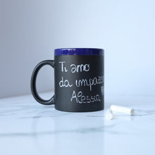 Carica l'immagine nel visualizzatore di Gallery, Tazza lavagna blu personalizzabile con gessetto
