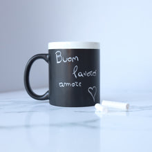 Carica l'immagine nel visualizzatore di Gallery, Tazza lavagna bianca personalizzabile con gessetto