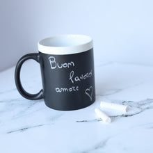 Carica l'immagine nel visualizzatore di Gallery, Tazza lavagna bianca personalizzabile con gessetto