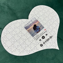 Carica l&#39;immagine nel visualizzatore di Gallery, Puzzle a forma di cuore con codice spotify e foto personalizzabile
