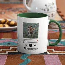 Carica l'immagine nel visualizzatore di Gallery, Tazza verde scuro con codice spotify e foto personalizzabile