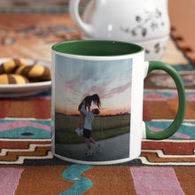 Carica l'immagine nel visualizzatore di Gallery, Tazza verde scuro con foto personalizzabile